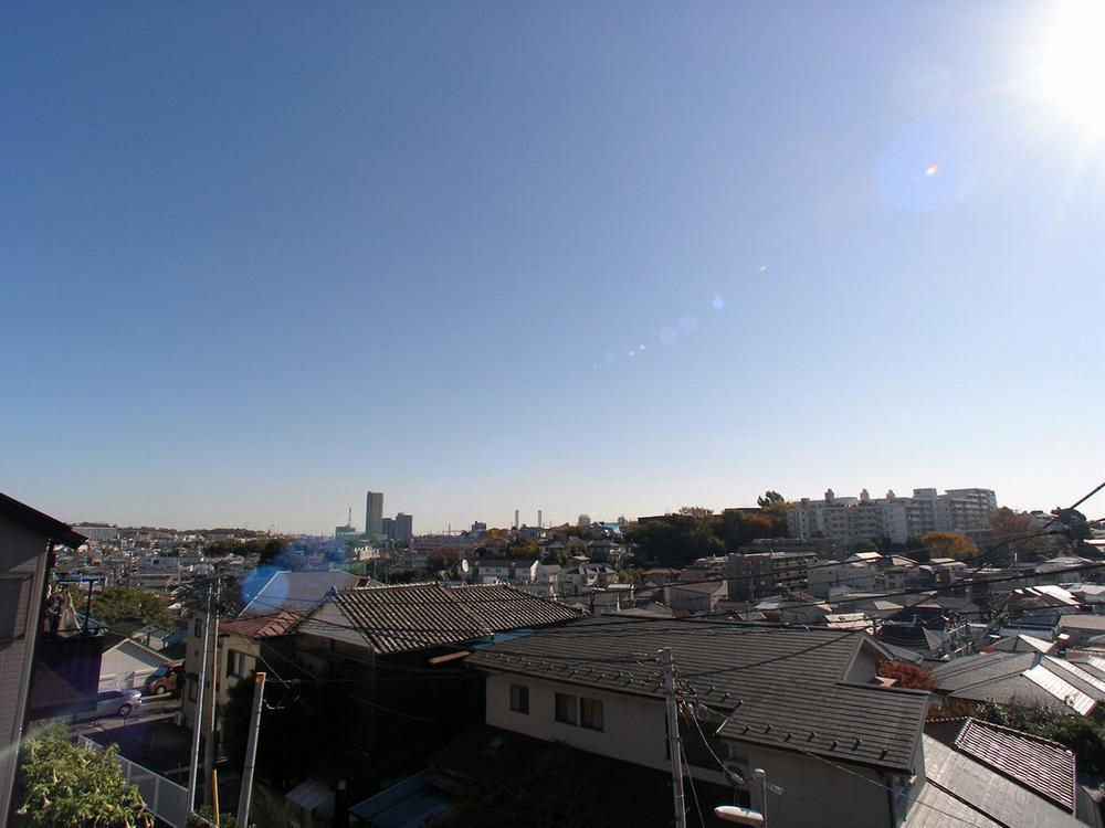 View photos from the dwelling unit. This view is from the local! Well day in the southeast road, From the local was able to distant view also Landmark Tower!