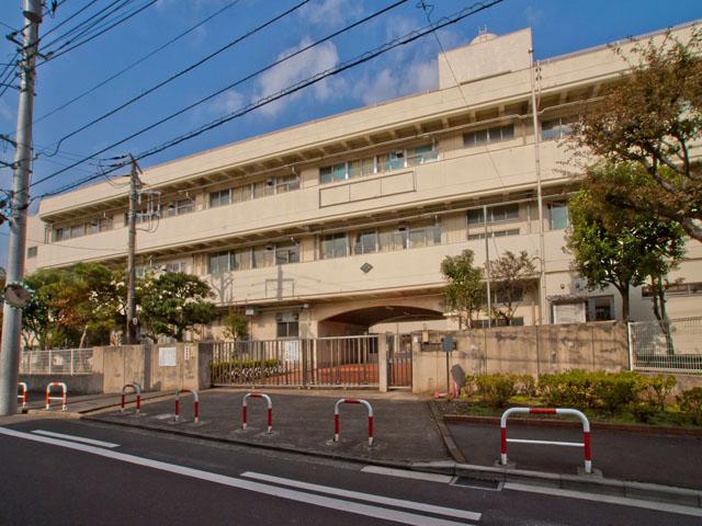 Junior high school. 380m to Yokohama Municipal Nishiterao Elementary School