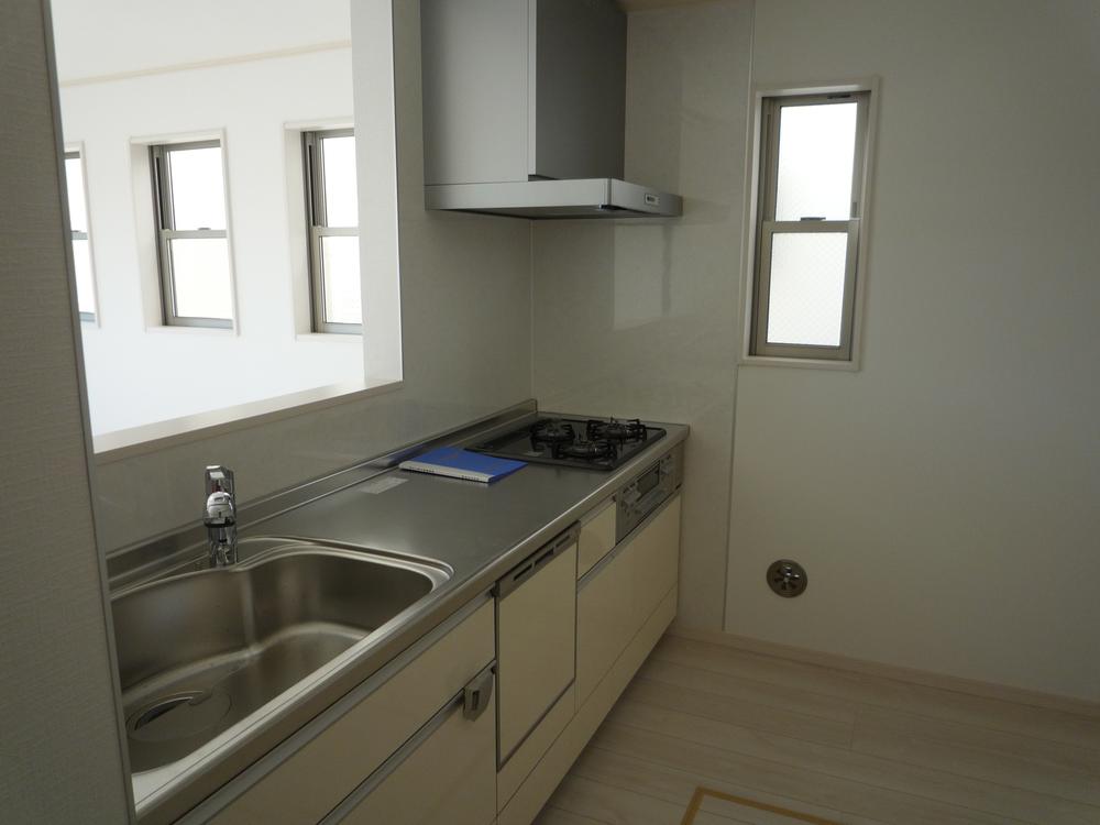 Kitchen. Indoor (November 22, 2013) Shooting B Building