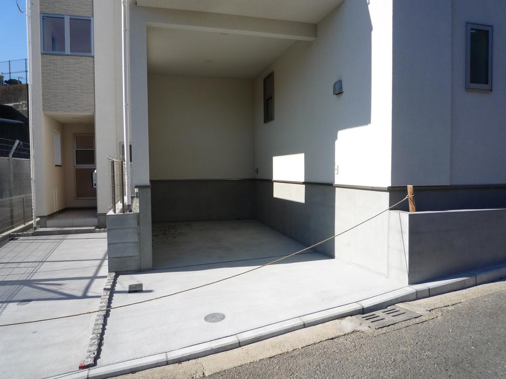 Parking lot. Local (November 22, 2013) Shooting B Building