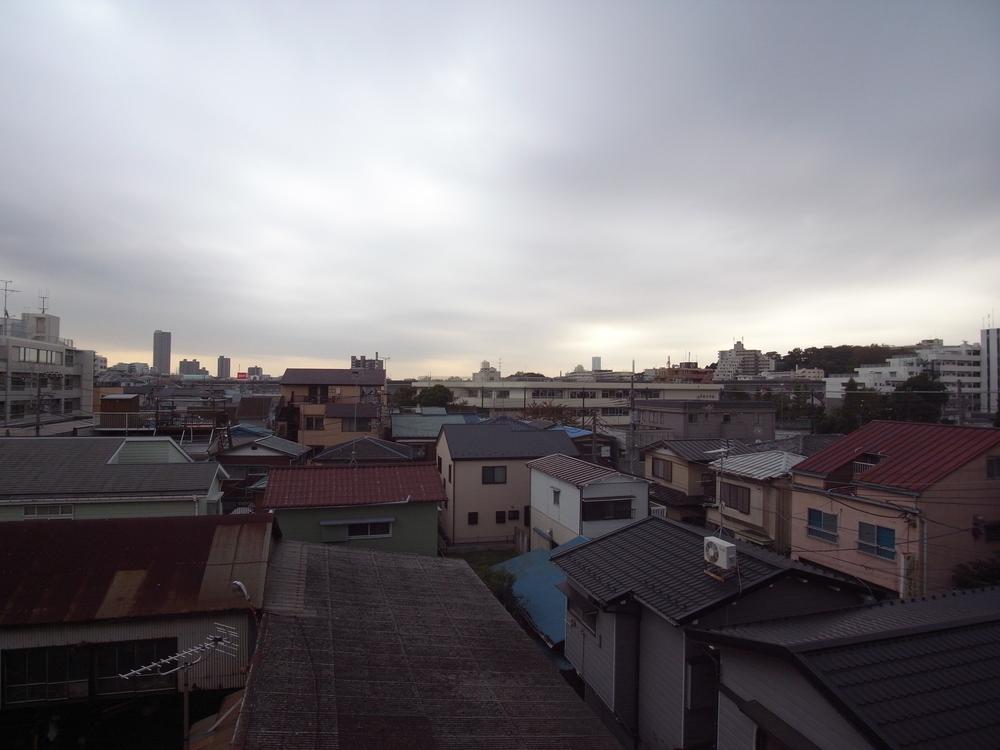 View photos from the dwelling unit. View from the site (November 2013) Shooting