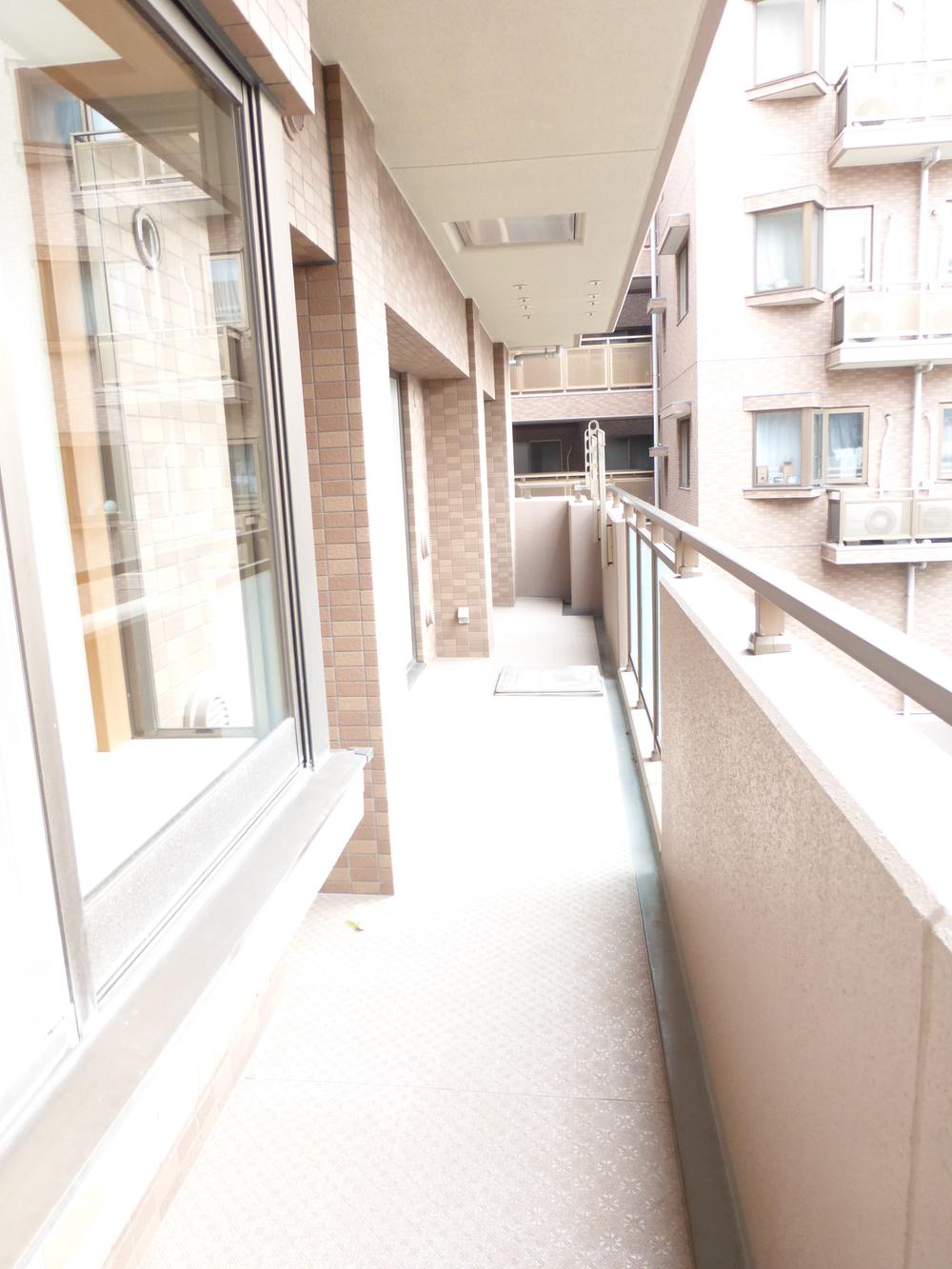Balcony. local (October 21, 2013) Shooting