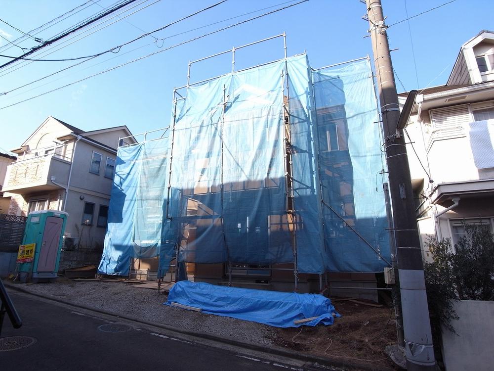 Local appearance photo. Local (12 May 2013) Shooting