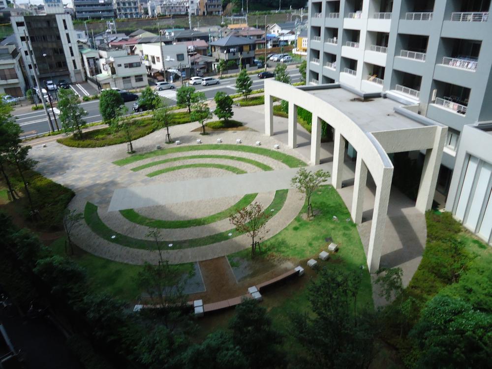Other common areas. Apartment courtyard