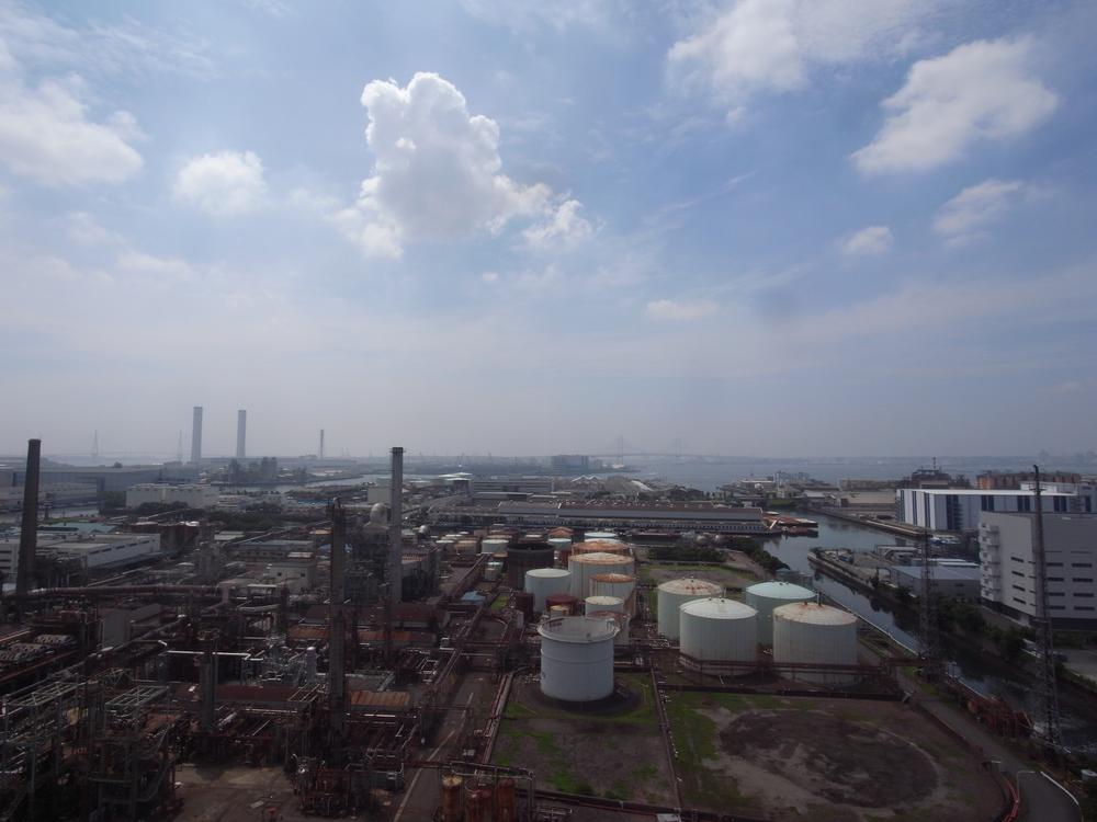 View photos from the dwelling unit. View from the site (June 2013) Shooting