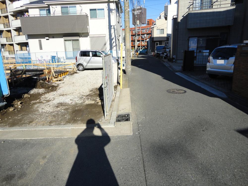 Local photos, including front road. Local (12 May 2013) Shooting