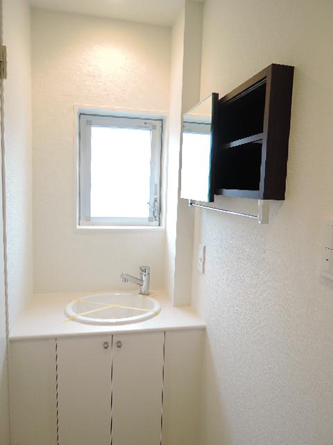 Wash basin, toilet
