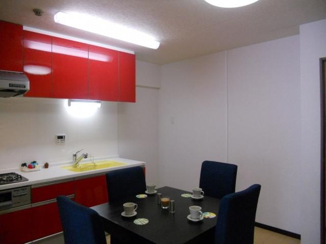 Living. 8 quires of dining
