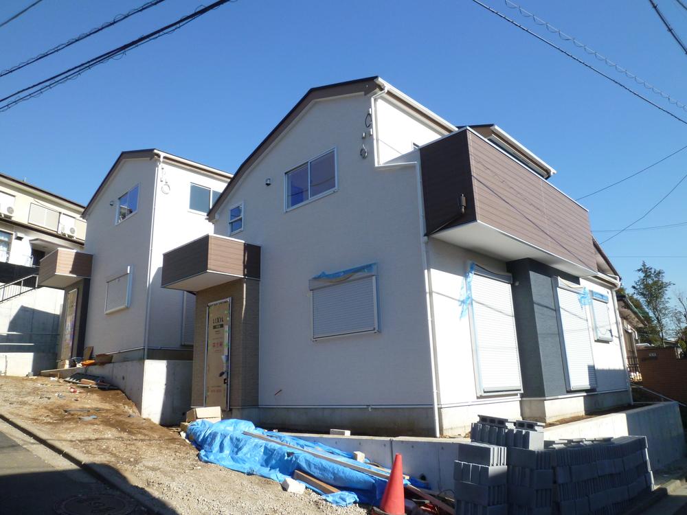 Local photos, including front road. Local (12 May 2013) Shooting