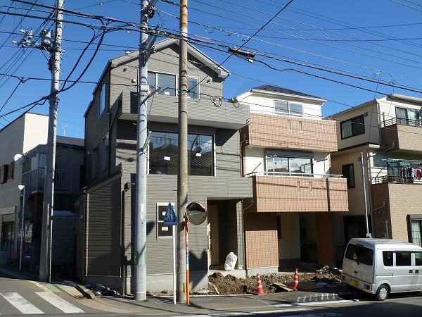 Local photos, including front road. Front about 10m public road, Garage Easy because traffic volume is less! (December 22, 2013) Shooting