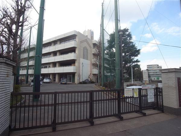 Junior high school. Rokkakubashi 911m until junior high school