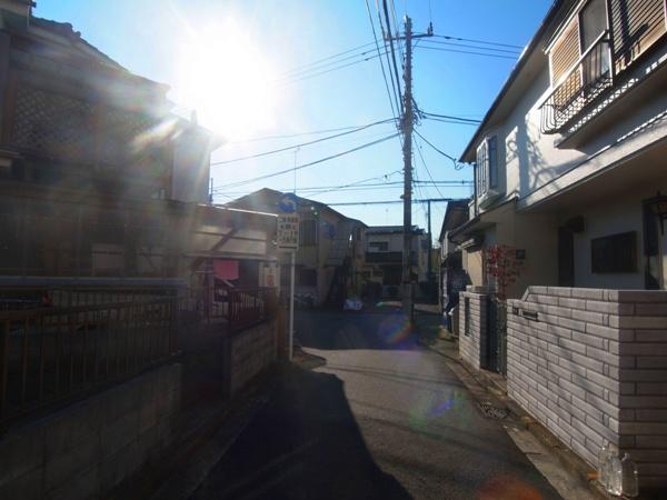 Local photos, including front road. Front road 2013 / 12 shooting