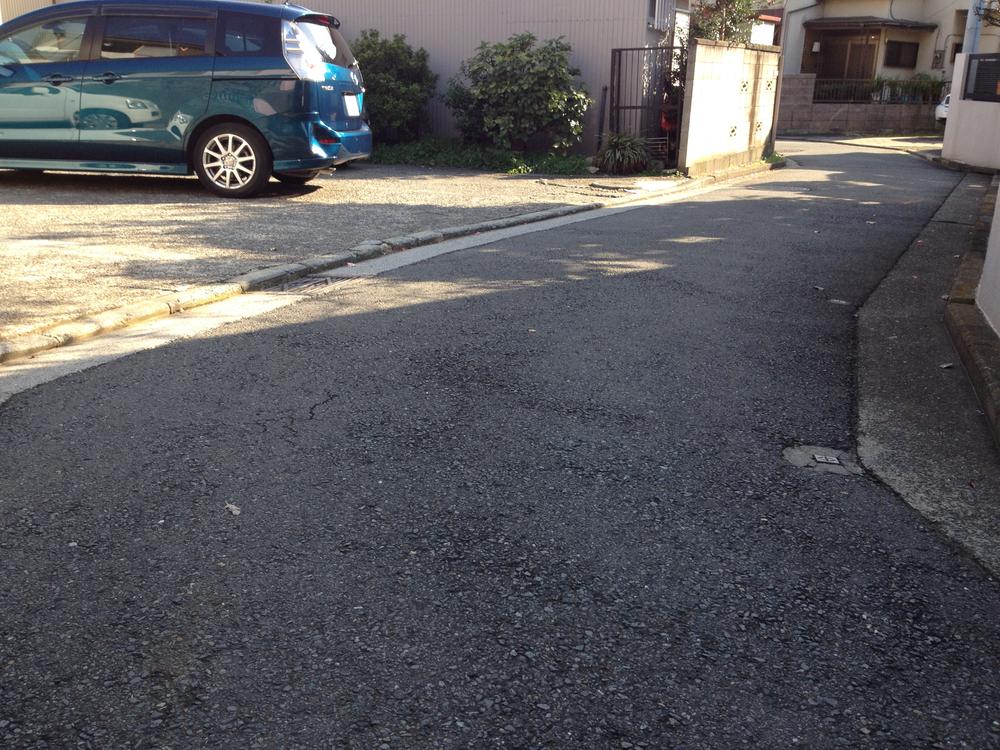 Local photos, including front road. Local (11 May 2013) Shooting