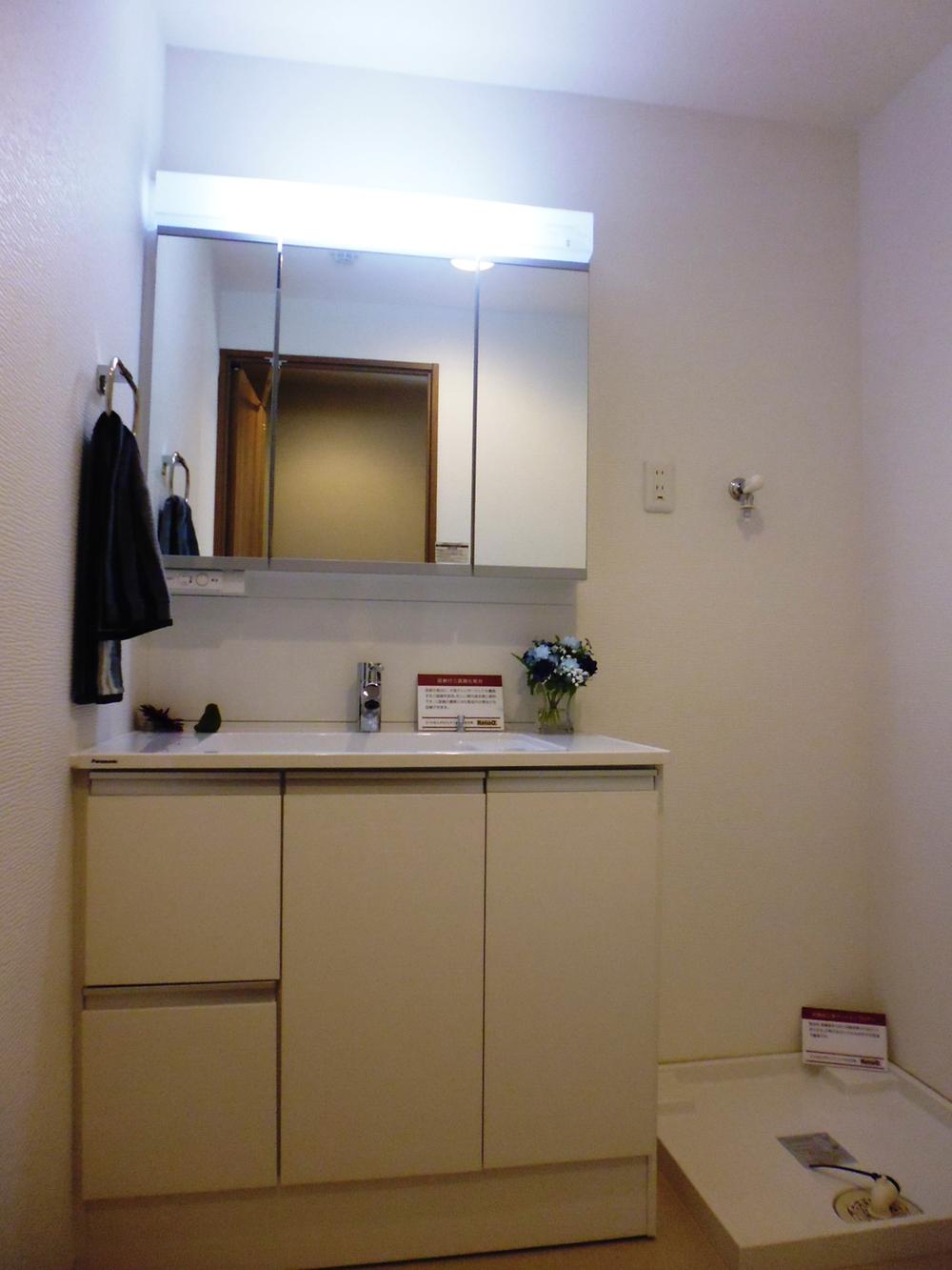 Wash basin, toilet. Indoor shooting