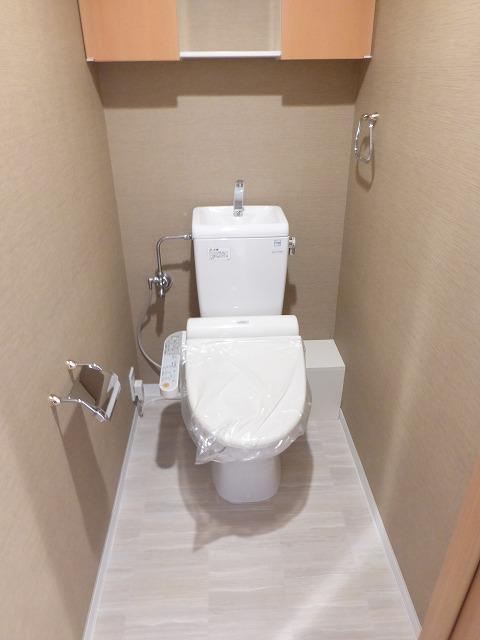Toilet. September 26, 2013 shooting