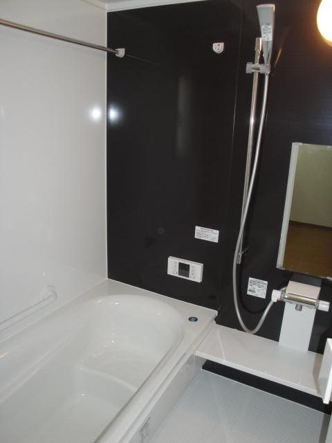 Bathroom.  [4 Building] Indoor (11 May 2013) Shooting