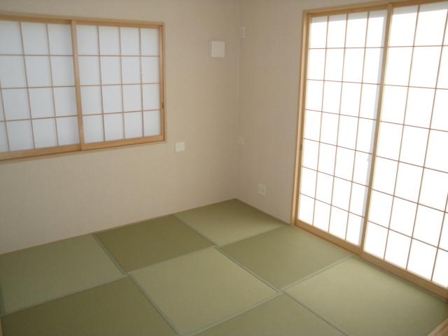 Non-living room.  [1 Building] Indoor (11 May 2013) Shooting