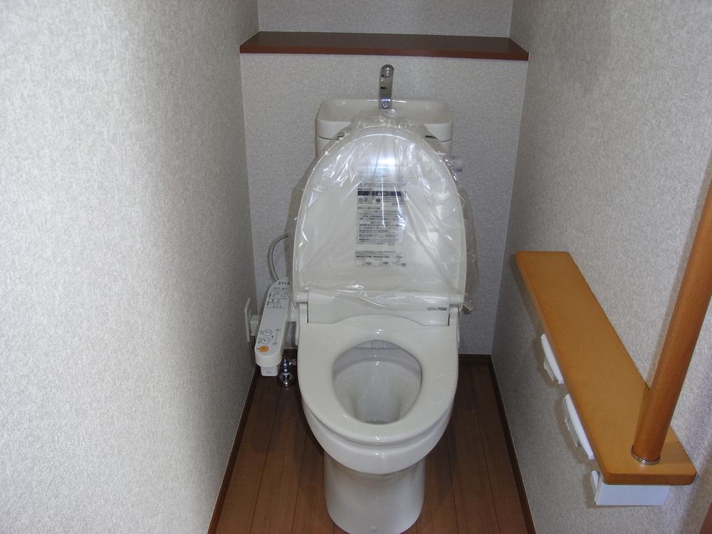 Toilet. 1 Building Indoor (November 29, 2013) Shooting