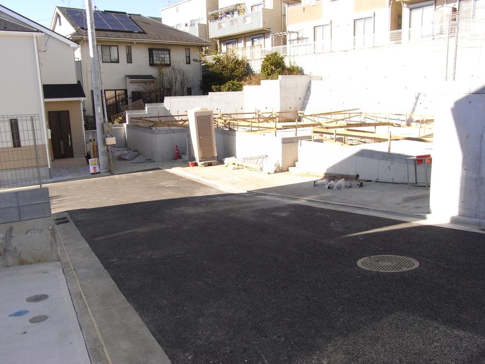 Local photos, including front road. Local (November 29, 2013) Shooting