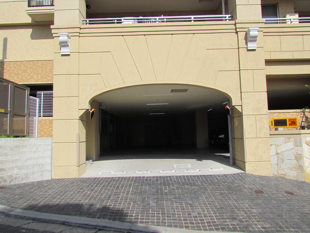 Parking lot. Parking entrance side