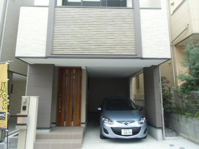 Parking lot. Local (11 May 2013) Shooting