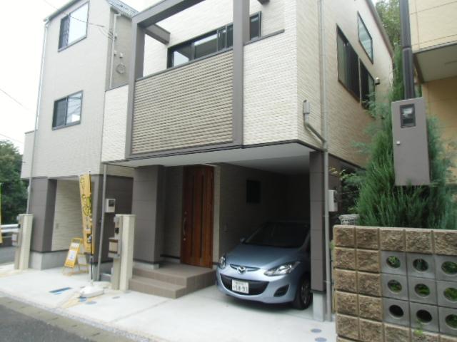 Local appearance photo. Local (11 May 2013) Shooting