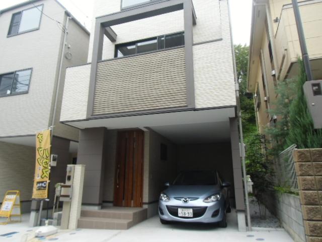 Local appearance photo. Local (11 May 2013) Shooting