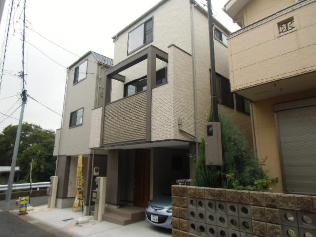 Local appearance photo. Local (11 May 2013) Shooting