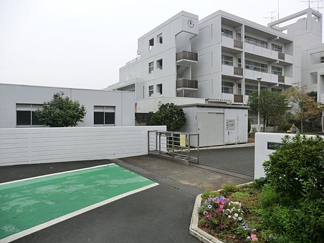 Junior high school. 1200m to Yokohama Municipal Kuritaya junior high school
