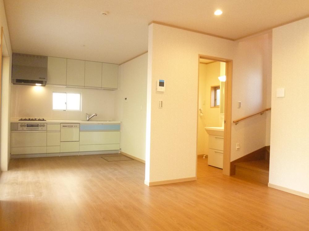 Living. Indoor (December 13, 2013) Shooting We are living in the stairs of the peace of mind