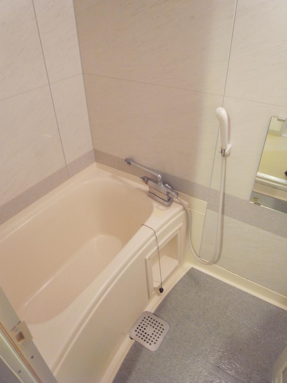 Bathroom. Local (12 May 2013) Shooting
