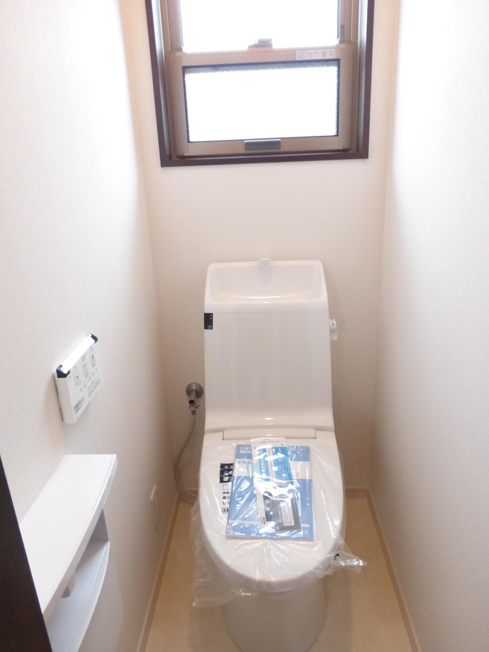 Toilet. Indoor (November 25, 2013) Shooting