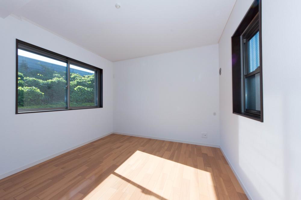 Non-living room. Bright living room with two-sided lighting