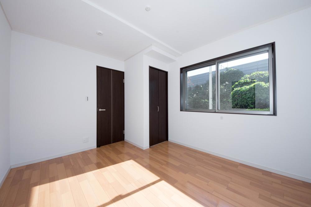 Non-living room. Bright living room