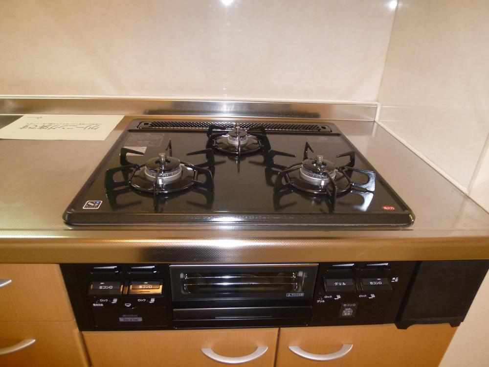 Bathroom. Kitchen stove (October 6, 2013) Shooting