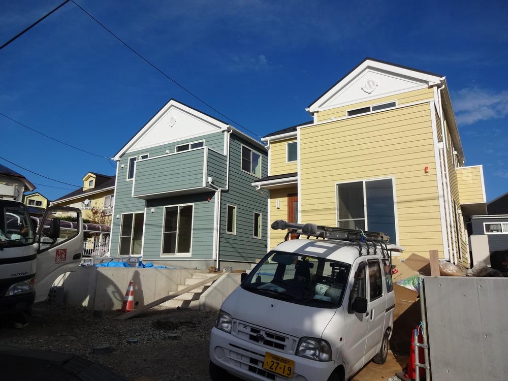 Local photos, including front road. Local (12 May 2013) Shooting