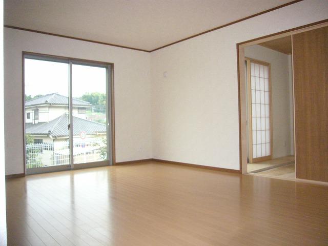 Same specifications photos (living). Living