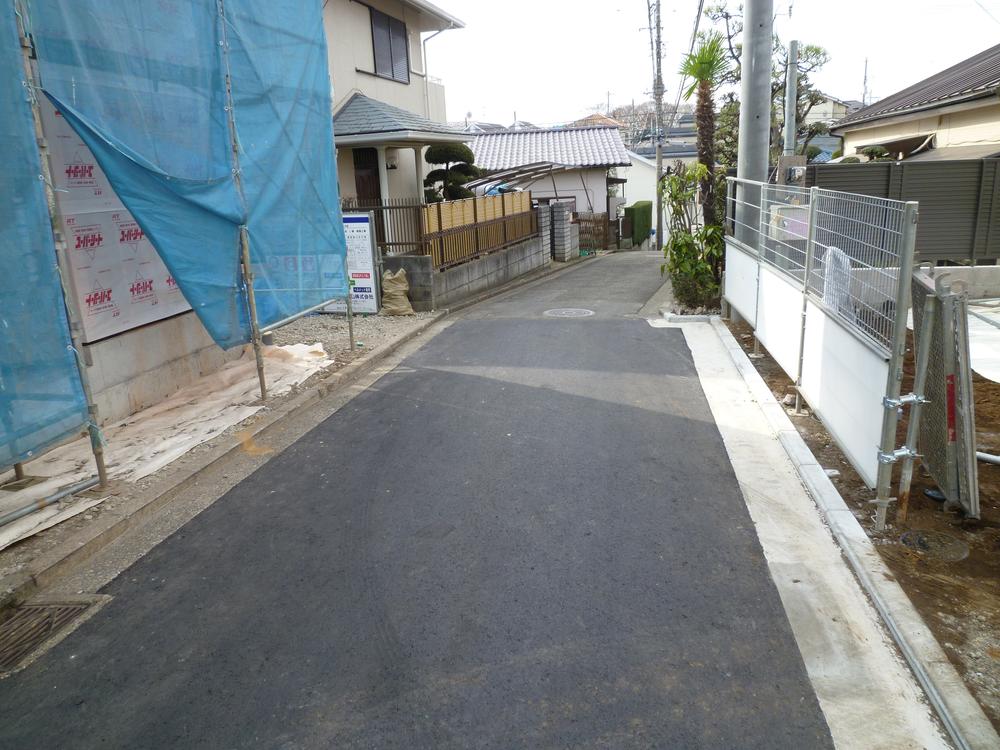 Local photos, including front road. Local (December 9, 2013) Shooting