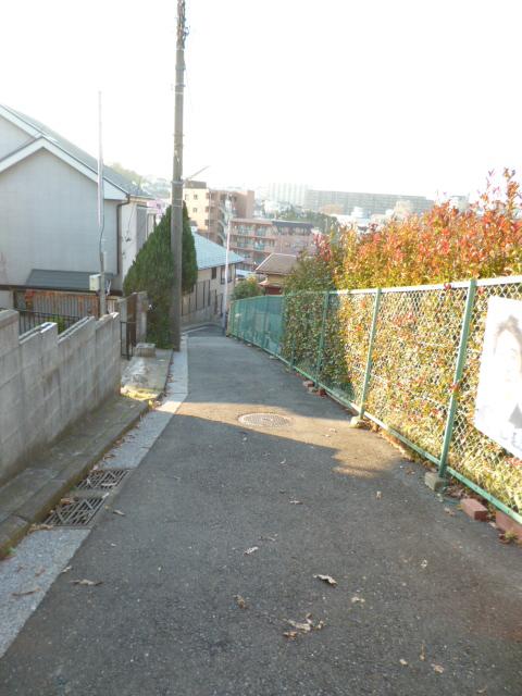 Local photos, including front road. Local (12 May 2013) Shooting