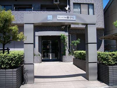 Entrance. Common areas