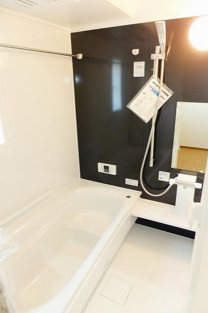 Bathroom. 1 Building Interior (December 2, 2013) Shooting