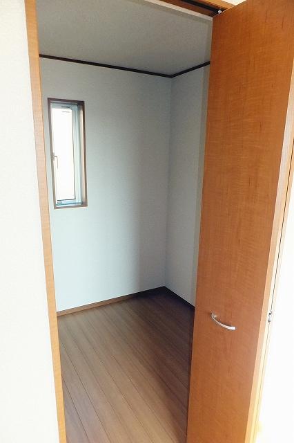 Receipt. 1 Building WIC (12 February 2013) Shooting