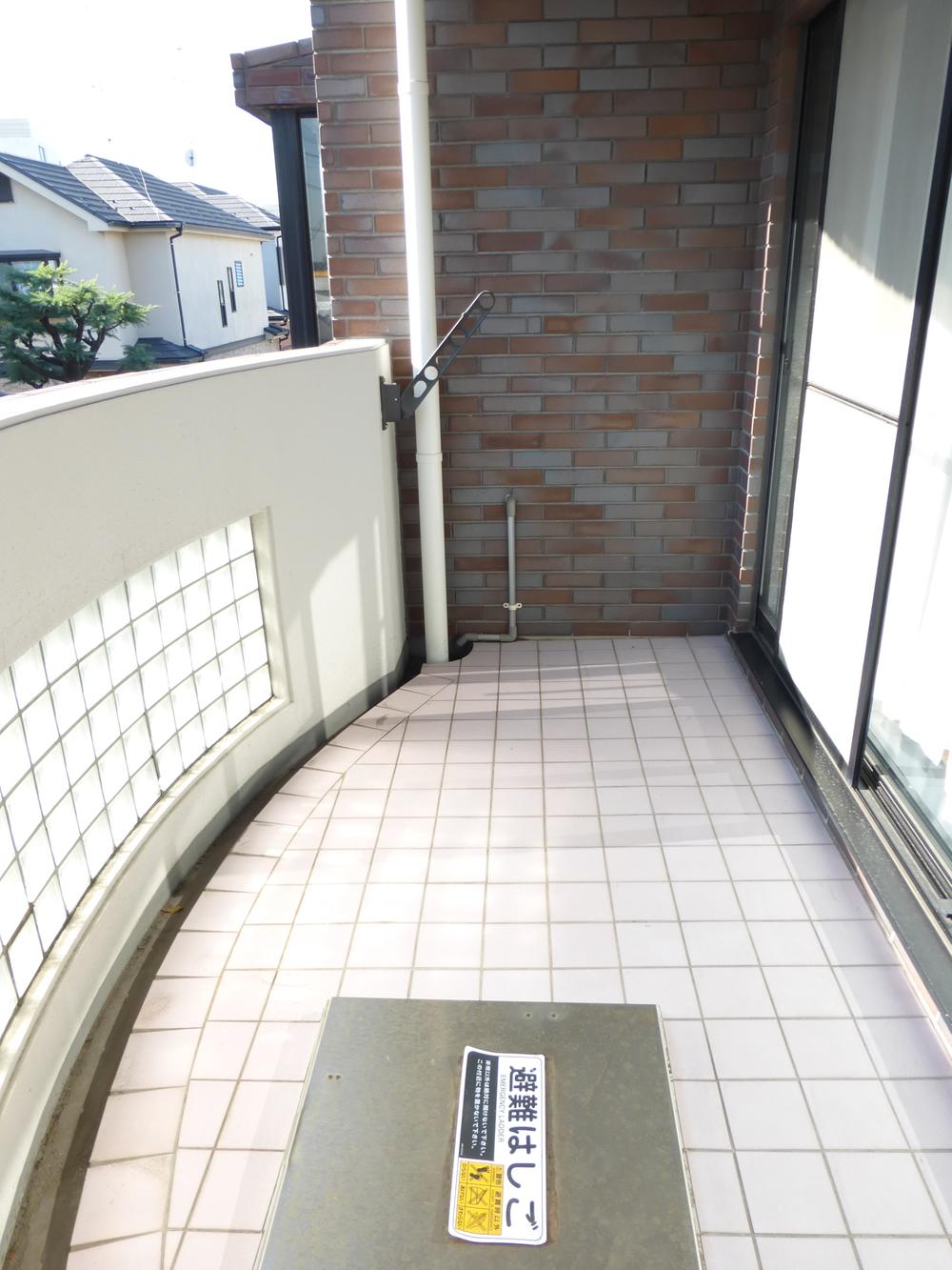 Balcony. Local (November 26, 2013) Shooting