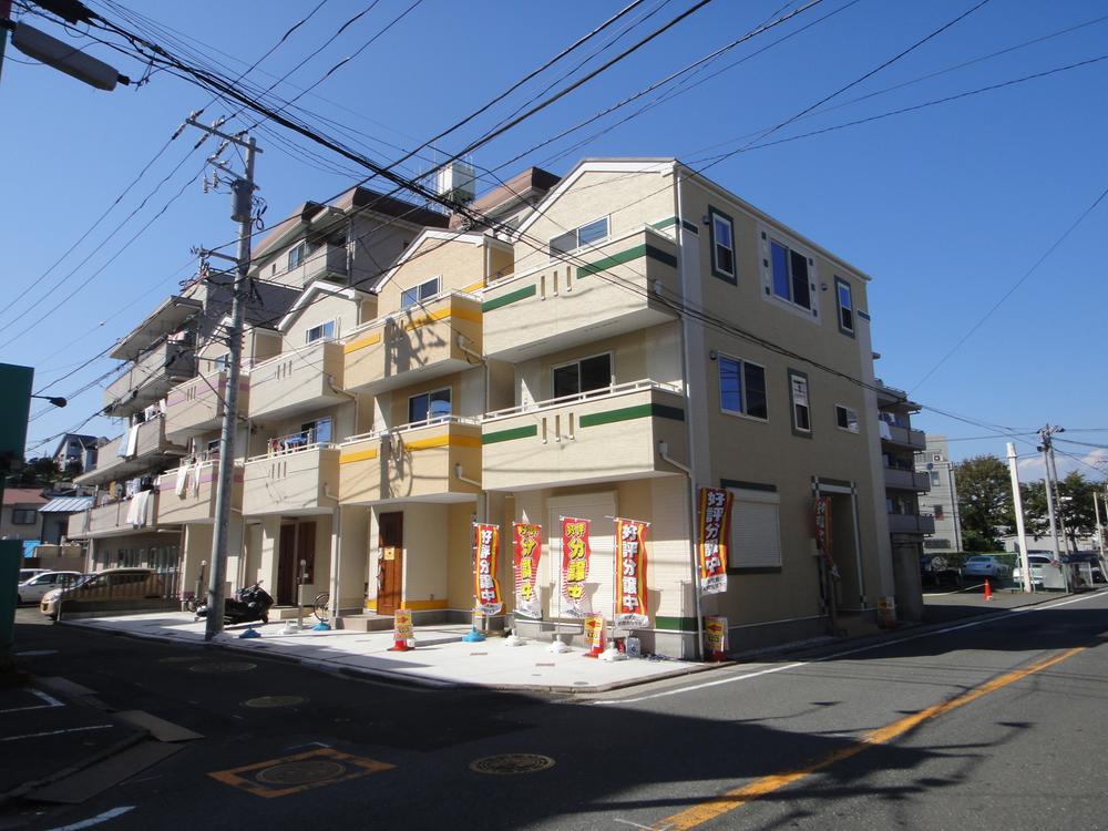 Local appearance photo. Local shooting