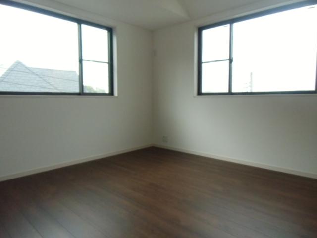 Non-living room. Indoor (11 May 2013) Shooting