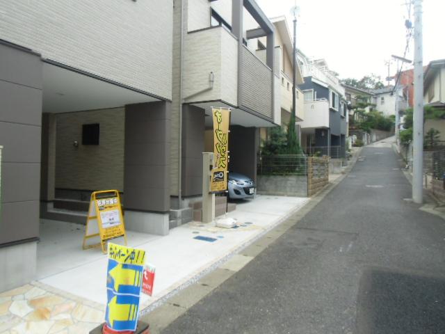 Local photos, including front road. Local (11 May 2013) Shooting