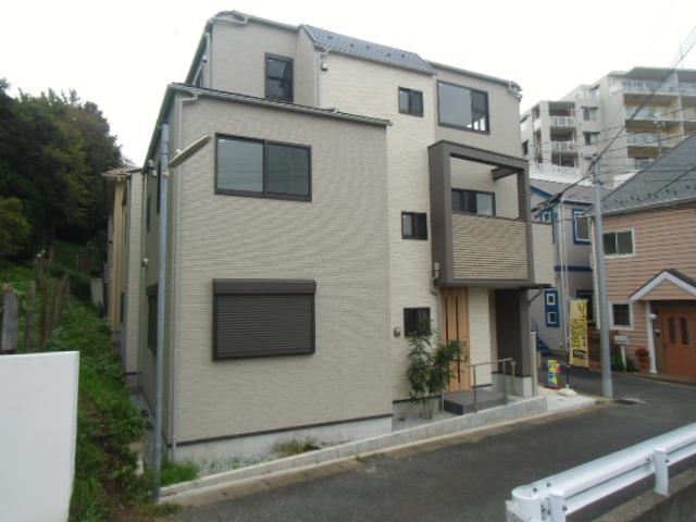 Local appearance photo. Local (11 May 2013) Shooting