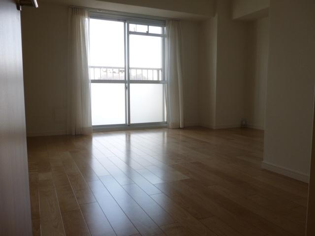 Non-living room. 7.2 Pledge Western-style room that faces the balcony