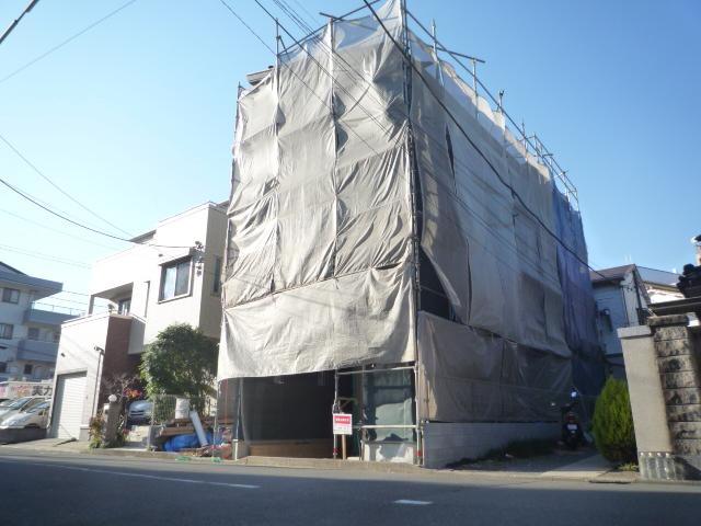 Local appearance photo. Local (11 May 2013) Shooting