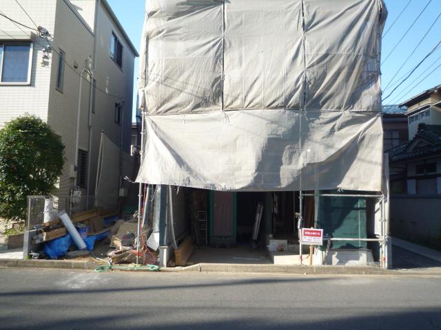 Local appearance photo. Local (11 May 2013) Shooting